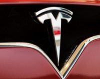 Камера Tesla сняла землетрясение