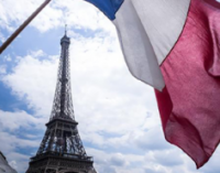Франція готує додаток для відстеження контактів хворих