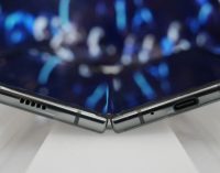 7,7 дюйма и 120 Гц и 6,23 дюйма и 60 Гц. Это экраны Samsung Galaxy Fold 2